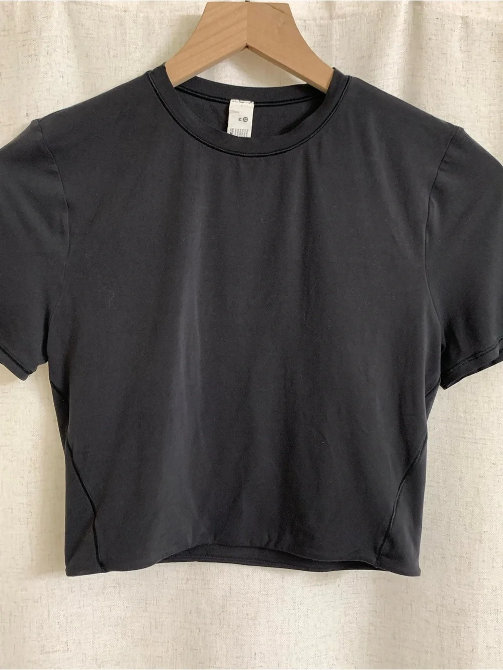 lululemon athletica Wunder Most Black Crewneck Crop Top Size Medium